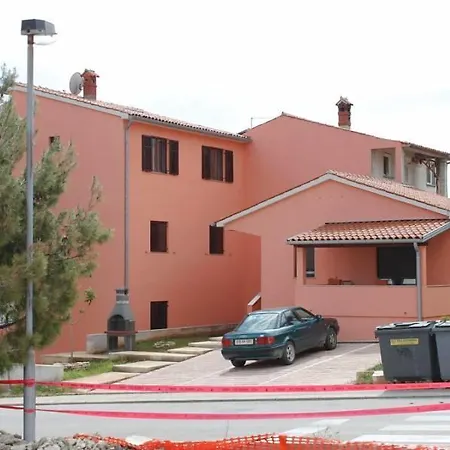 Apartment With A Parking Space - 7664 Pula