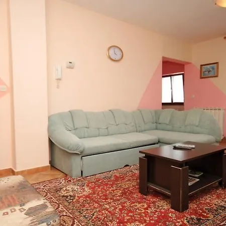 With A Parking Space - 7664 Pula