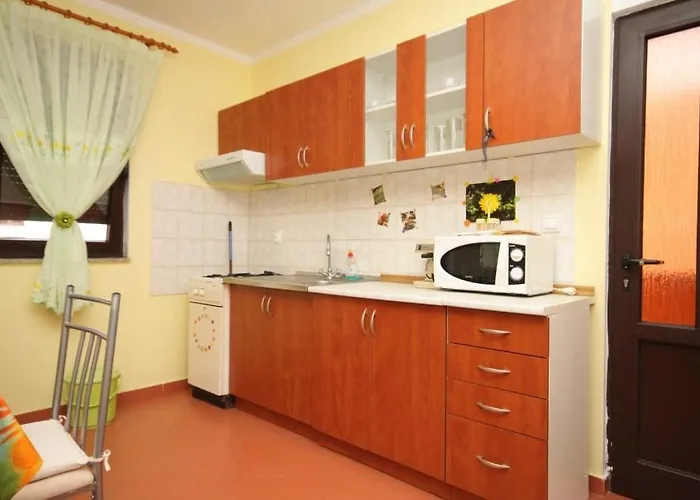 With A Parking Space - 7664 Πούλα