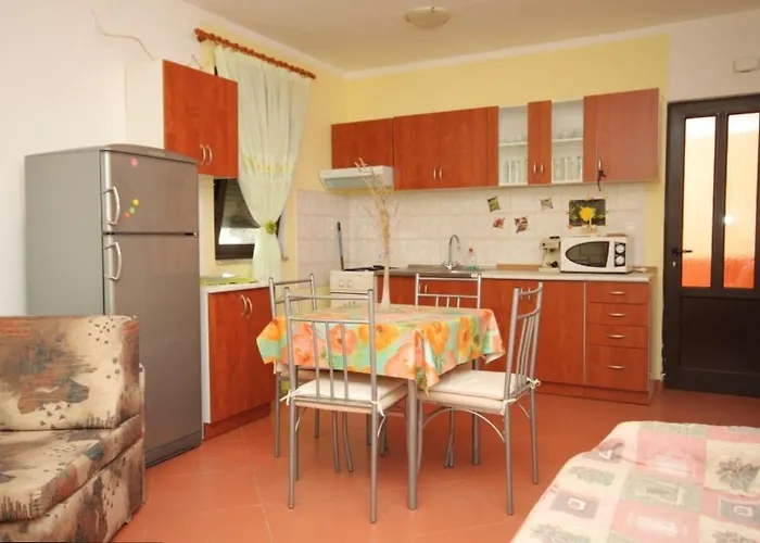 Διαμέρισμα With A Parking Space - 7664 Πούλα