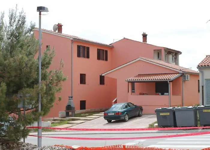 Διαμέρισμα With A Parking Space - 7664 Πούλα